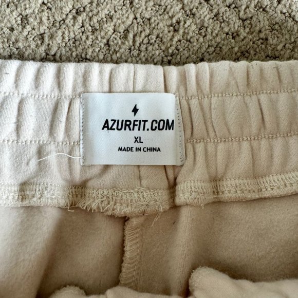 Azur Fit Cream Sweat Shorts | US XL - Picture 5 of 7
